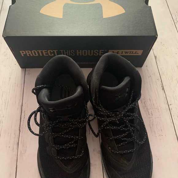 Shoes - Picture 2 of 6